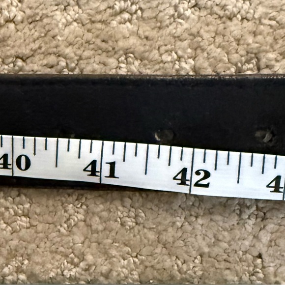Allen Edmonds black leather belt. Actual size 42 - Picture 7 of 8